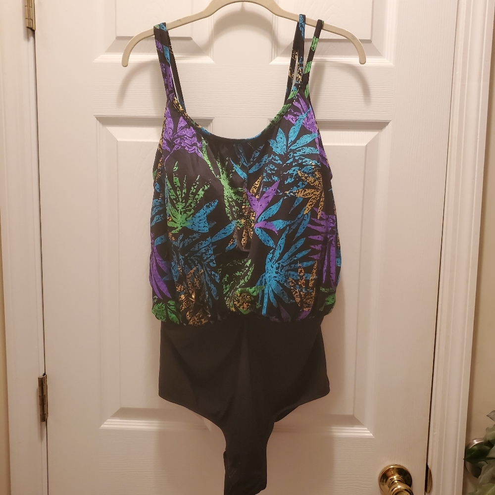 * Inches Away One Piece Swimsuit, Sz 24W
